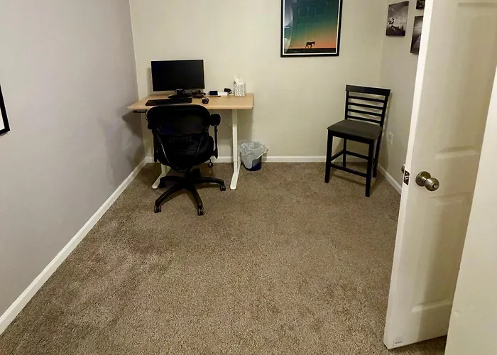 The Door - Historic Phx 2br Office Retreat